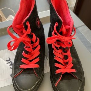 Black & Hot Pink Converse